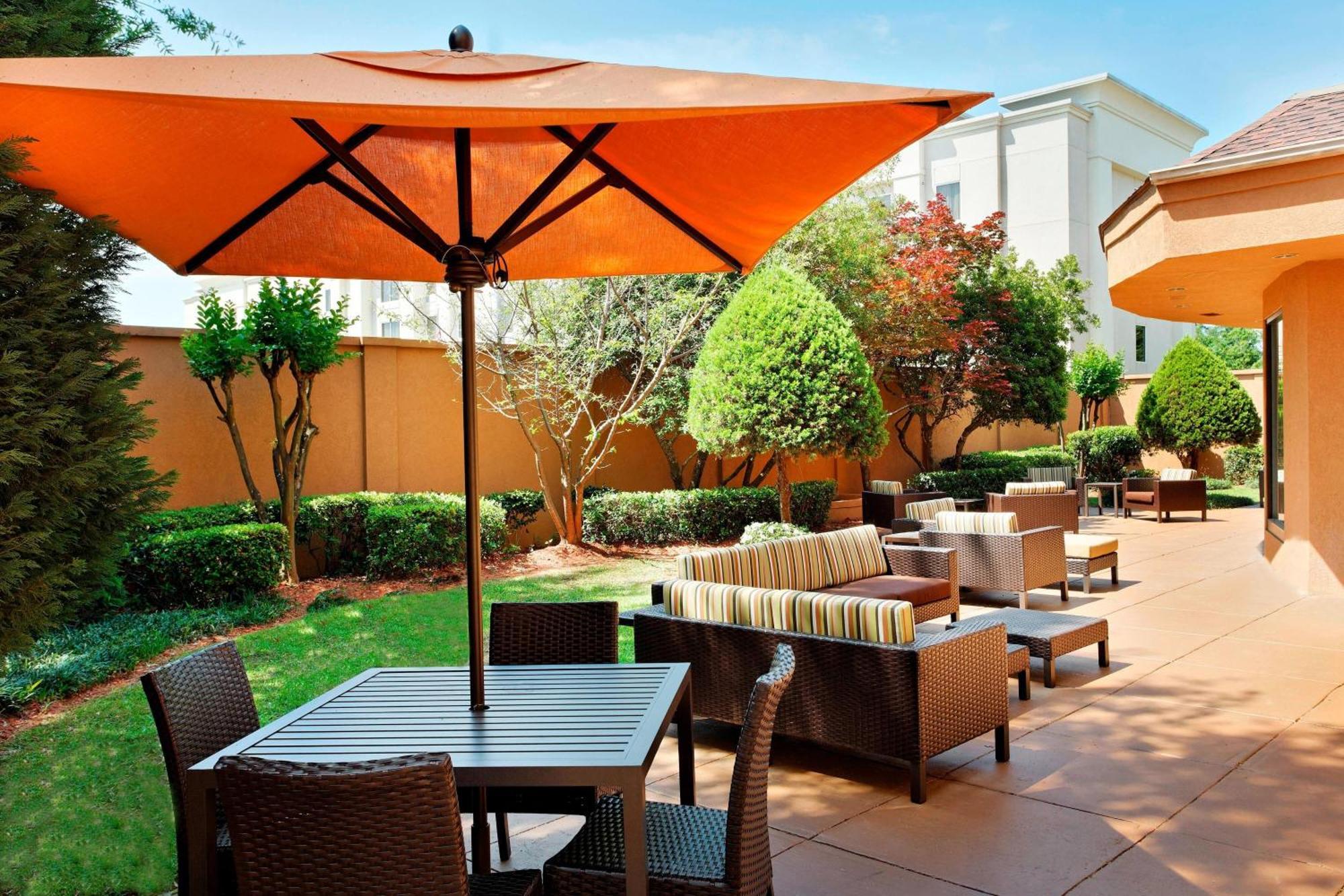 Courtyard Mobile酒店 外观 照片