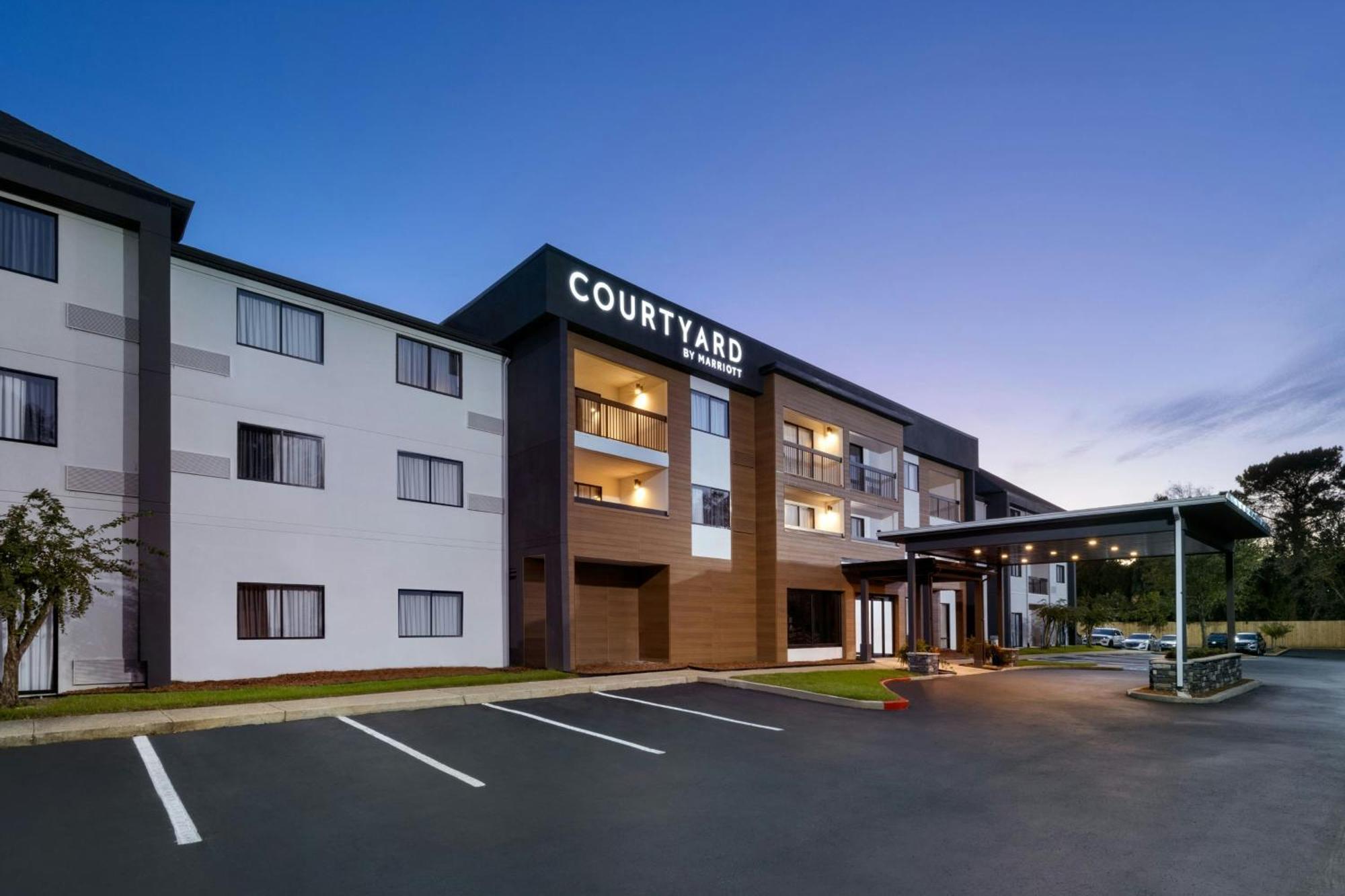 Courtyard Mobile酒店 外观 照片