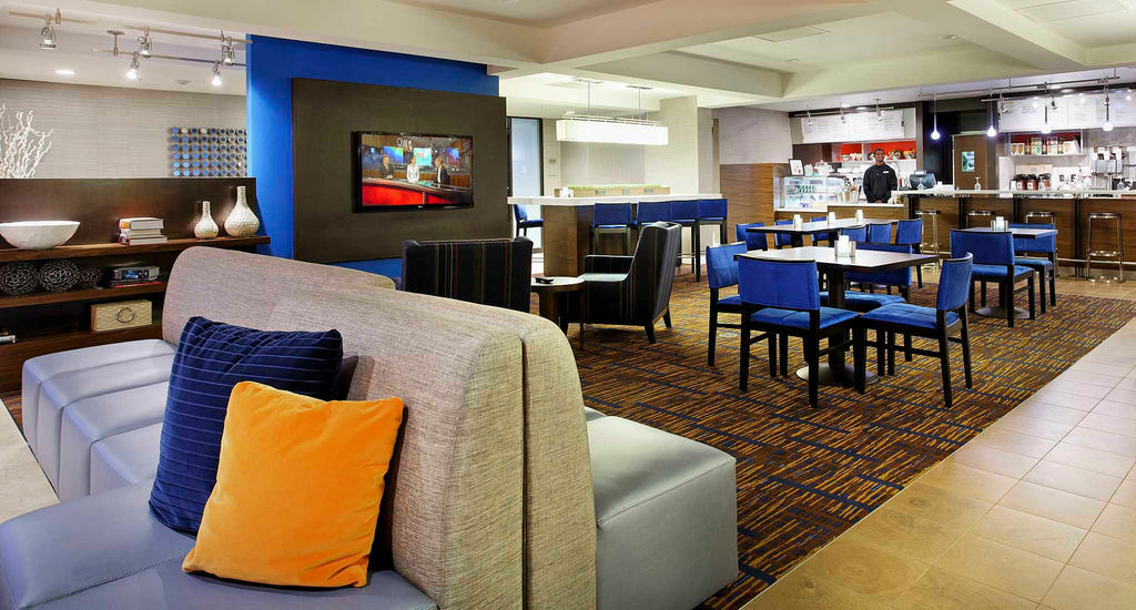 Courtyard Mobile酒店 外观 照片